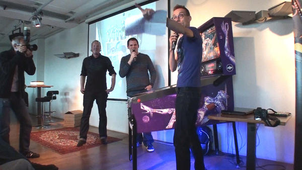 Last friday we were interviewed by Dutch stand-up comedian Dolf Jansen! Good fun!