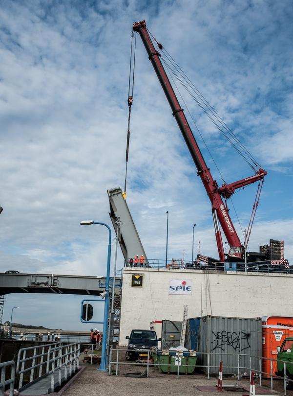 Vandaag brugval uitgehesen, brug in de N57 bij stellendam, 1e van de 4 brugvallen.