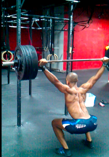 AlainJDavidson's tweet photo. muchos meses desperdiciados! cumpliendo 4ta week de training, hoy OHS PR 226 lbs getting stronger @CrossFitMADBOX http://t.co/GZRceegf