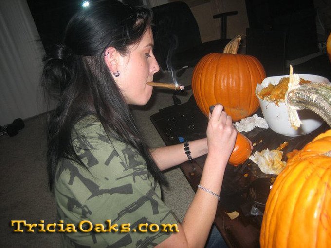 how about smoking a spliff while carving pumpkins?  #Halloween - @DiscreetDog -- http://t.co/JWkBDE6<a href="/tag/halloween"class="tags"><span>#halloween</span></a>