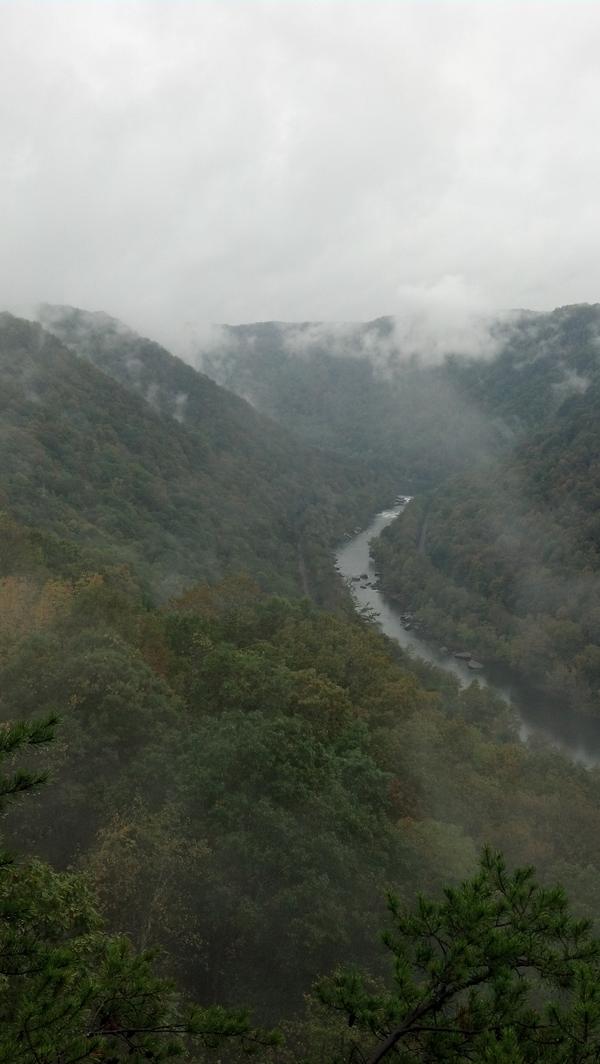 MatthewVignola's tweet photo. Beautiful view next to the new river gorge bridge. #westvirginia http://t.co/Zi9oDynd