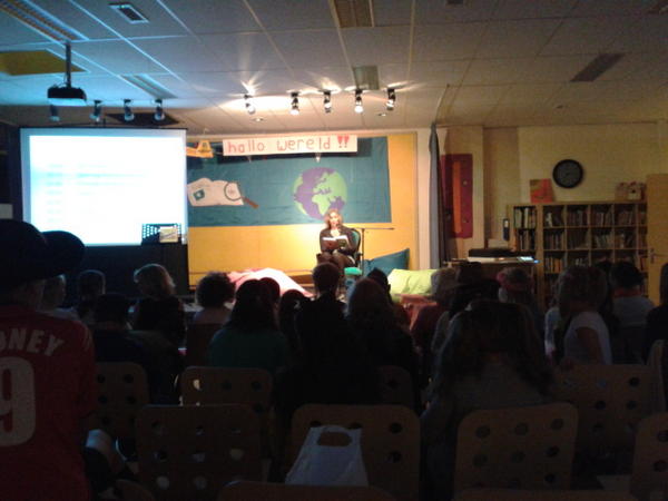 Voorleesavond van start.. Vele bekende hoofdpersonen aanwezig.. #kinderboekenweek #mybookbuddy