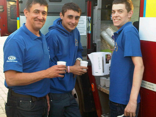 BlazingToSerbia's tweet photo. Lewys and Ryan are doing their stuff and looking after the team as we wait for the all clear at the border! http://t.co/gFn0Zrw6