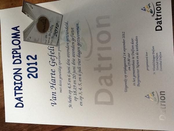 IngeHaarman's tweet image. Nog weer 8 #Datrion staanders &amp;amp; diploma&apos;s weggebracht #Dalfsen #nakomertjes #kidskondennietaanwezigzijnbijuitreiking