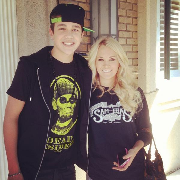 MicheleMahone's tweet photo. @carrieunderwood @AustinMahone http://t.co/GhyoOKU3