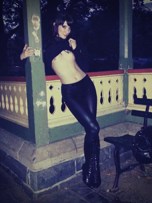 Being naughty in New York http://t.co/geuwzsf4<a href="/tag/mvsales"class="tags"><span>#mvsales</span></a>