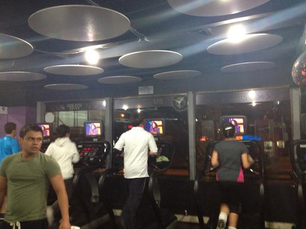 Les quiero mostrar esta imagen en el gimnasio. Adivinen en qué programa están TODOS? <a href="/LaVozColombia/">La Voz Senior</a>