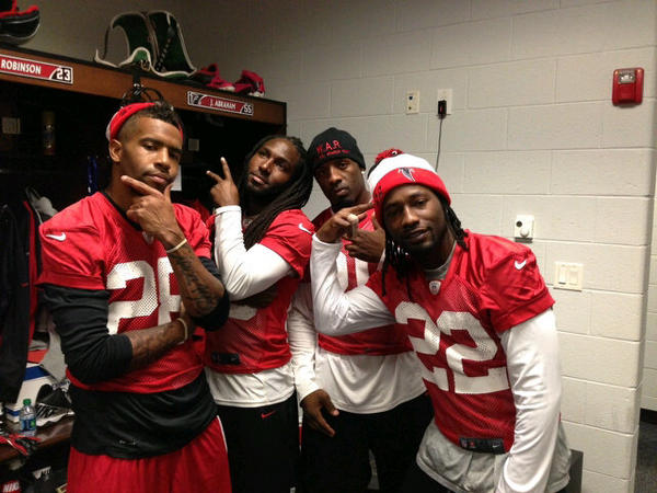 pick_six22's tweet image. Oooo shit... Weeeee Ready!!!!