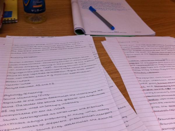 sarahshaw_92's tweet image. @Rhiannonjconway is a lifesaver #SharingNotes #HadAMare #ThatsWhatBestFriendsAreFor