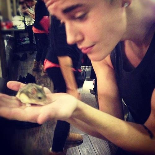themanpacbieber's tweet image. with @justinbieber