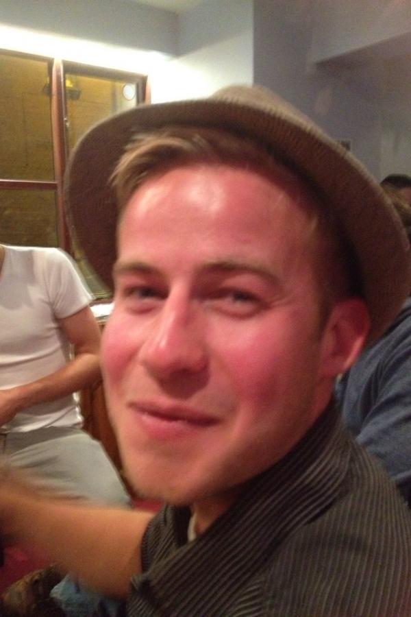 Cyla84's tweet photo. My friend @DirtyVolume who's looking very much like @ollyofficial ,what do you think!!? http://t.co/fwfNd1Qh