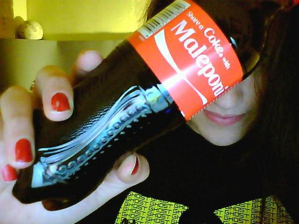 maohv8's tweet image. My sister hooked it up! Finally somebody can share a coke with me :) #CommonName