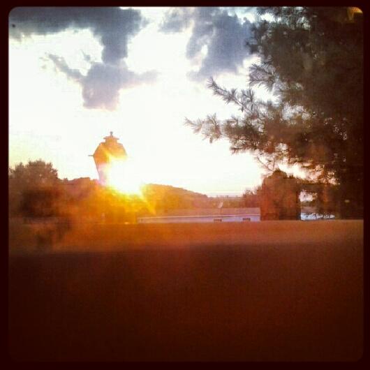 melissarcarr's tweet image. @tylerfarr This is from a few months ago. #HelloSunSet!!