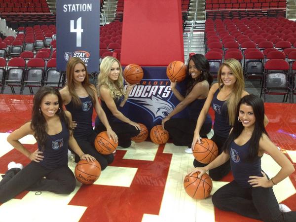 hornets's tweet photo. We're ready for the #StatActive clinic with @BCBSNC #Bobcats and @theladycats #NBA http://t.co/ta3ftLmC