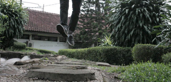 nizami_why's tweet photo. @LevitasiHore @nizami_why http://t.co/CsnHuwUv