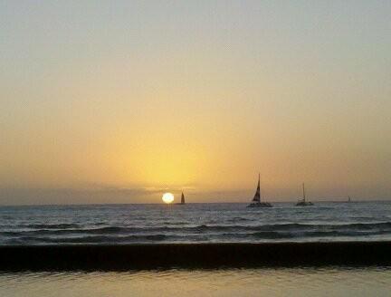 Caayla's tweet image. @tylerfarr #hellosunset one of the many sunsets in my pictures! #favoritetimeofday