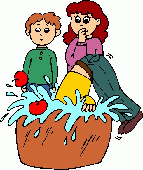 pearlmountain_t's tweet photo. The sky is blue, the grass is green, may we have our Halloween. Bobbing for Apples. http://t.co/0QnuaivJ http://t.co/Ip2De4af