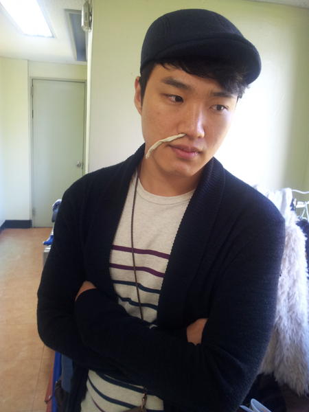 kimkilee's tweet photo. 날씨가 춥네요.  따뜻하게 입으세요.  전 이미 코감기 걸림. http://t.co/jKvCK8NM