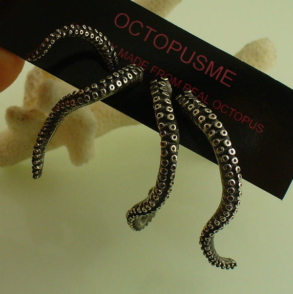 OctopusME's tweet photo. I think you might need some of these tentacle earrings to rock out for the holidays!  http://t.co/3TOROhjV! http://t.co/8KVcMsCJ