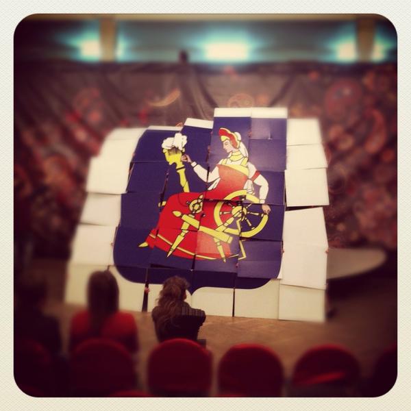 Игорь решил отказаться от галстука и привычных канонов выступления. Выступление началось в нестандартном формате!