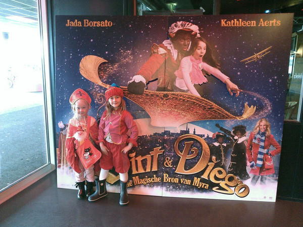 Het was echt geweldig! @SintenDiego Met z'n 5en naar de bios. #aanbeveling Wij kopen de #bluray #DVD zodra die uit is!!