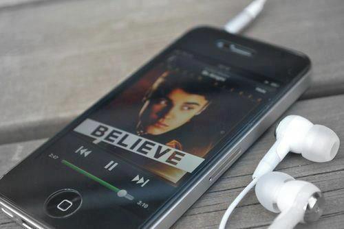 VictoriaSimphle's tweet image. Do you like Justin Bieber?
a) YES
b) a)
c) b) ;-)