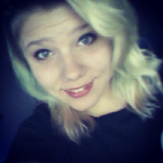 YOU HAVE PRETTY EYES (QueenF0rADay_) Twitter