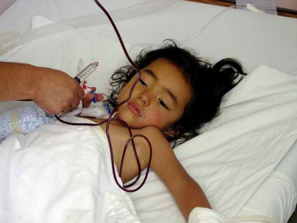 losdeaki's tweet photo. luchacontraelcancer (@losdeaki) 
Yo naci un dia q dios estuvo enfermo.... @Mariovipr @laxpr http://t.co/2pAPiy88