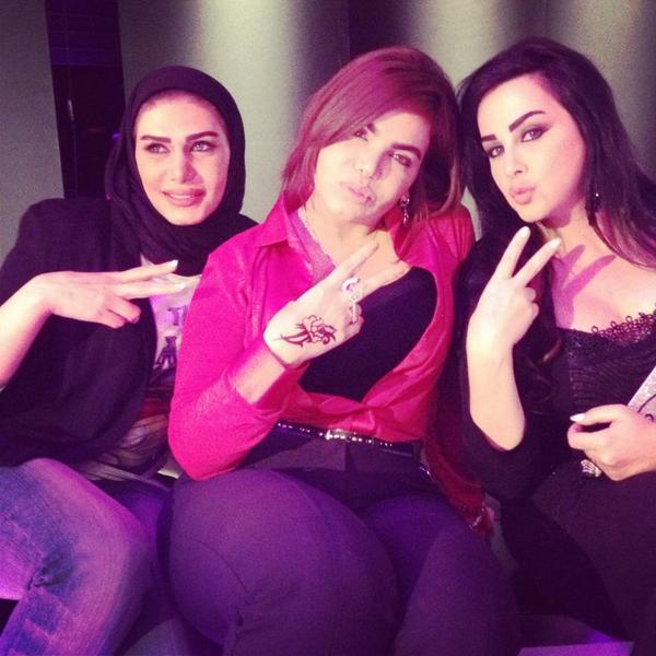 فنانه مها محمد ضيفة ندى فاضل ع قناة فنون  A57GzKICMAILnmL