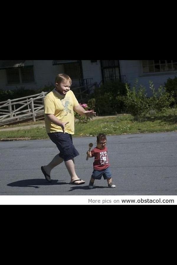 _twitpics_'s tweet photo. Epic face swap http://t.co/NLFOUuf5