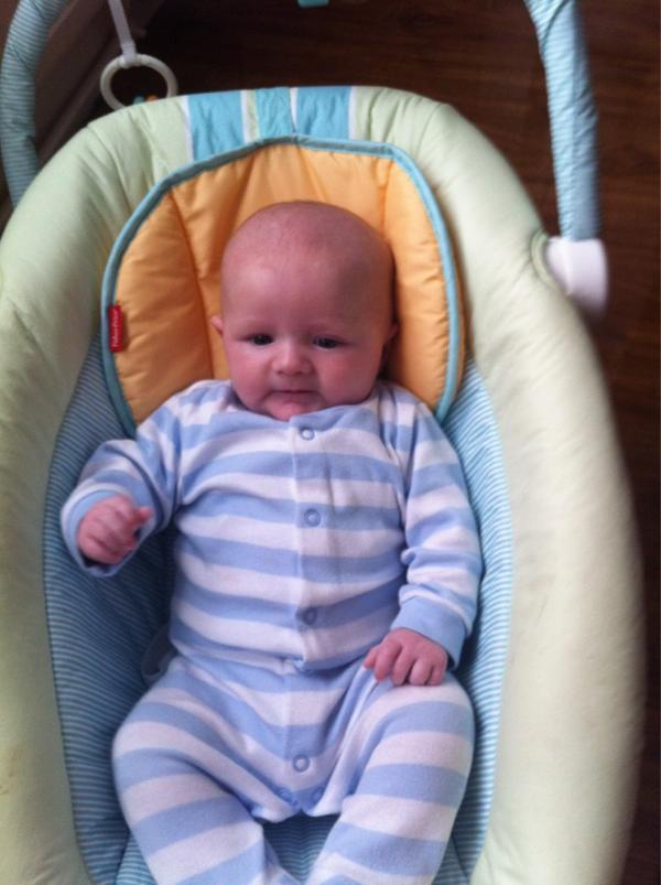 Cyril_1990's tweet image. Life as baby! #howeasy