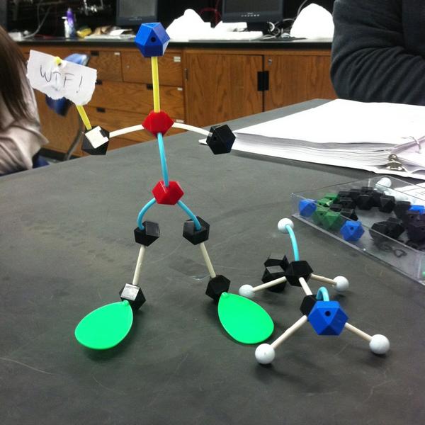 emmavrocha's tweet image. @briant1white #molecularstructures #lab #section16 #coolkids #Oxy&amp;amp;Gen