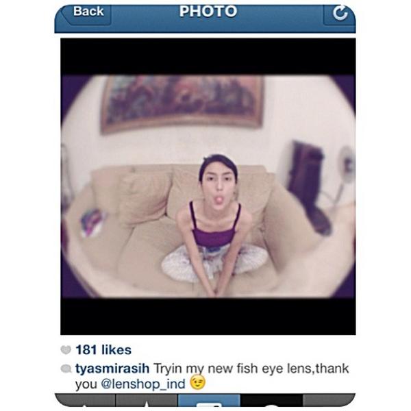 Lenshop_ind's tweet photo. Tyas Mirasih with her Fisheye Lens Magnetic ... http://t.co/t7UunGcP