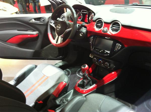 FrankenAutobedr's tweet photo. #Opel Adam echt super gaaf! Prachtige kleurcombinaties te maken. We gaan er 10 bestellen http://t.co/4XmNRe9y