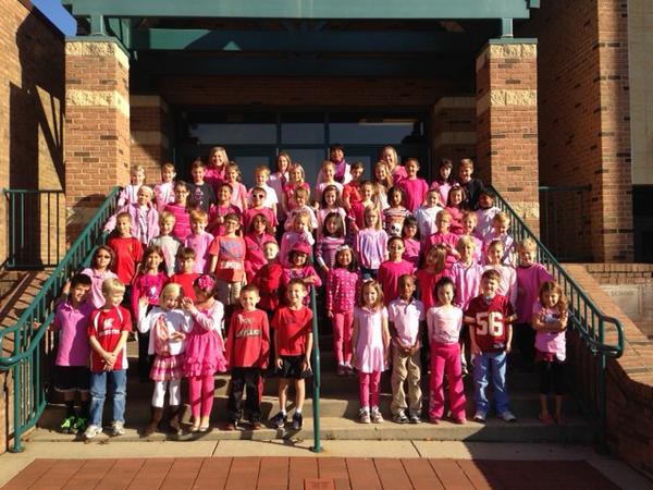 StEsBuzz's tweet photo. 2nd Grade is rocking Rock the Pink Day! http://t.co/91uy9gNH