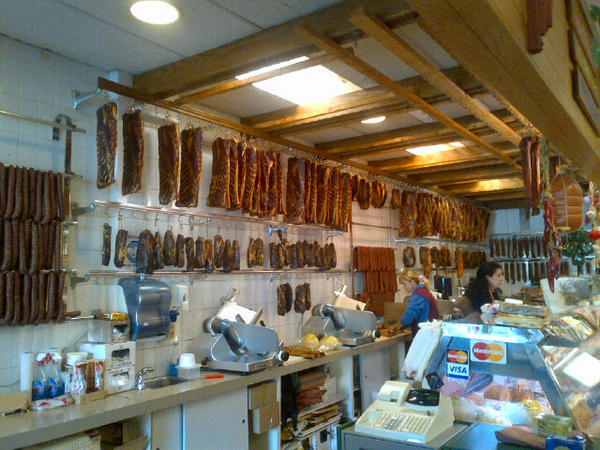 Culturelicious's tweet image. Shopping with Alek's for tmr #Bulkan cuisine class! Ventured into "Former Yugoslavia" grocery store!