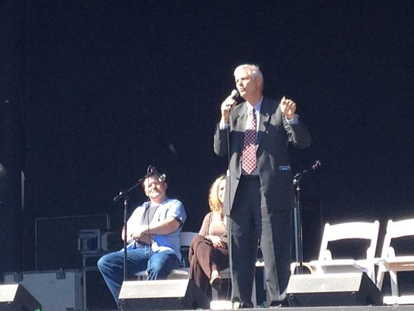 WesternGJVan's tweet photo. #JudgeJimGray speaking @Libertopia! #RonPaul #GoGaryJohnson #GaryJohnsonForPresident#SanDiego #Libertarian http://t.co/xjFWagO1