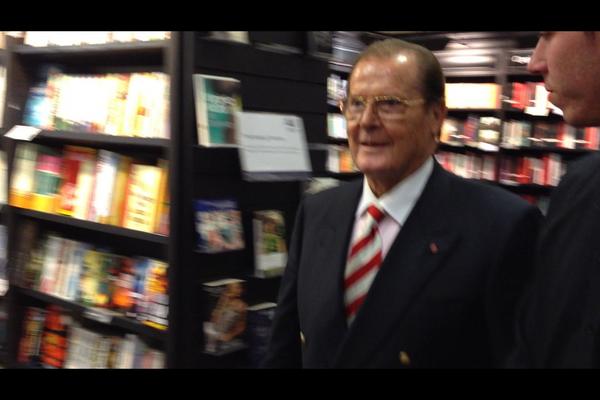 __Stuart's tweet photo. @DanielBrooker28 @mwbolton45 Bond, James Bond! Ha http://t.co/Xgdhg3Aj