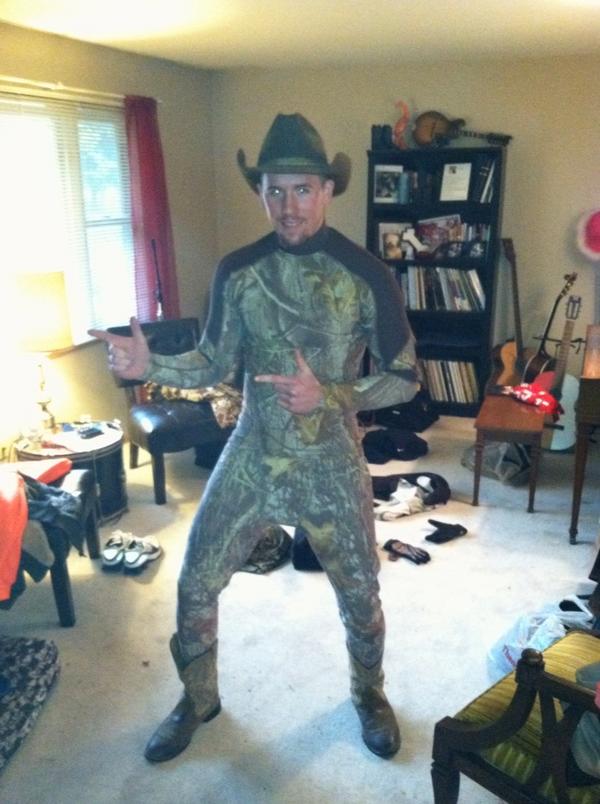 ManimalFarm's tweet photo. Enemies beware! JP Bassmaster is on the loose! http://t.co/8fzZFx0U