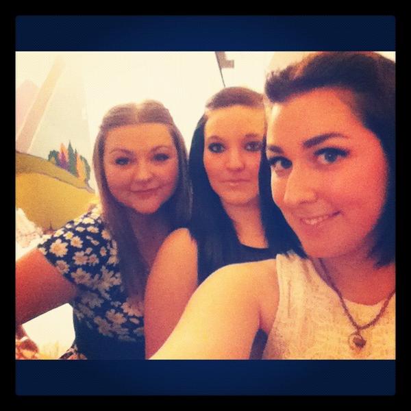 lucindalocket_'s tweet image. Pretty pretty! @chelseywelsey19 @ChelseyKillick #lovebrighton #friendfriendfriend