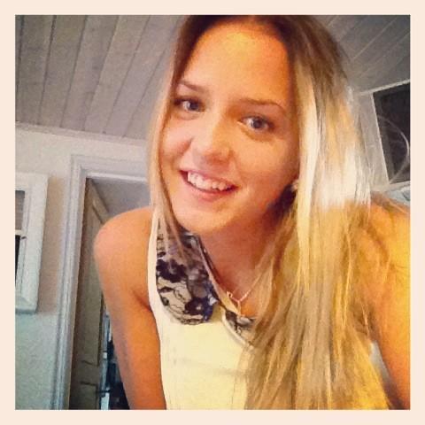 Johnsannestam's tweet photo. Så glad att jag har dig älskling @lizettenilssonb ❤ http://t.co/4z0lf7r8