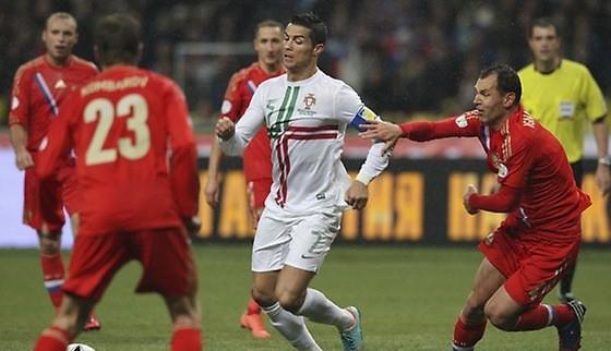 GamePhoto's tweet photo. #CR7 last night. http://t.co/Sbfy9PlH
