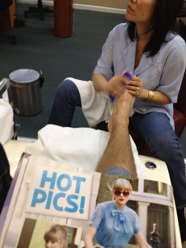 huthut2011's tweet photo. My very 1st mani-pedi experience inspired by @anjelahjohnson . I just wish she would've asked me if I had a boyfran. http://t.co/s45EHz6d