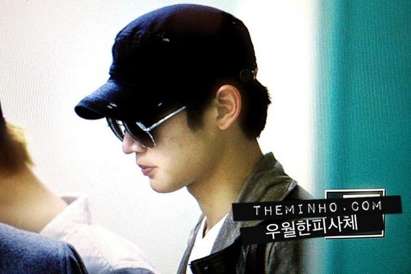 121014 김포공항 출국 : 민호얌♥잘다녀와 
ㅠ_ㅠ #우월한피사체