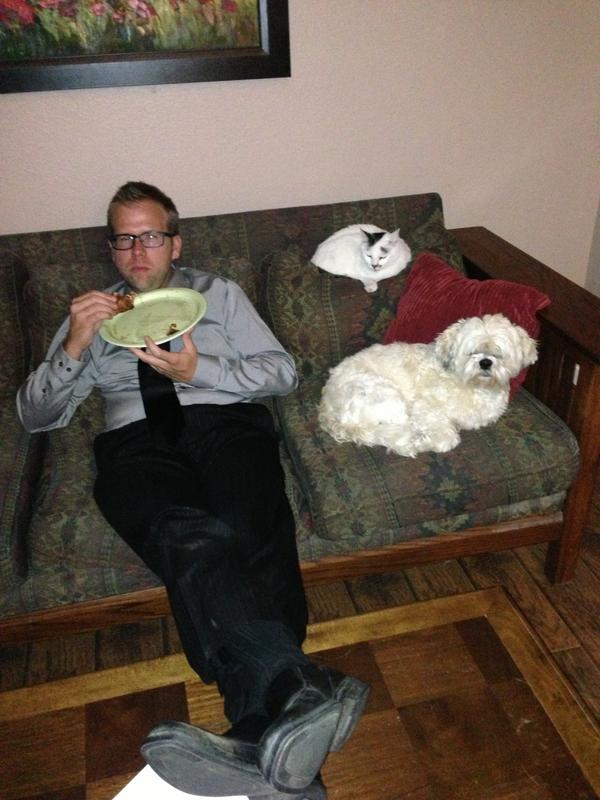 4th meal…a cat…a dog <a href="/shawntleslie/">Shawn Leslie</a>