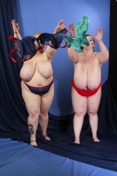 Biggest double bra toss ever! M cup &amp; P cup Lexxxi Luxe Maggie Dubonet #justnips http://t.co/9G2zonu<a href="/tag/justnips"class="tags"><span>#justnips</span></a>