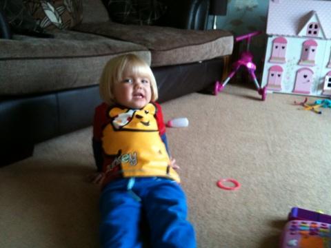 lauralyonsyoung's tweet photo. Morning @youngybrfc! Melia is mid "morning daddy" :)) see you later x http://t.co/fpiFRYeT