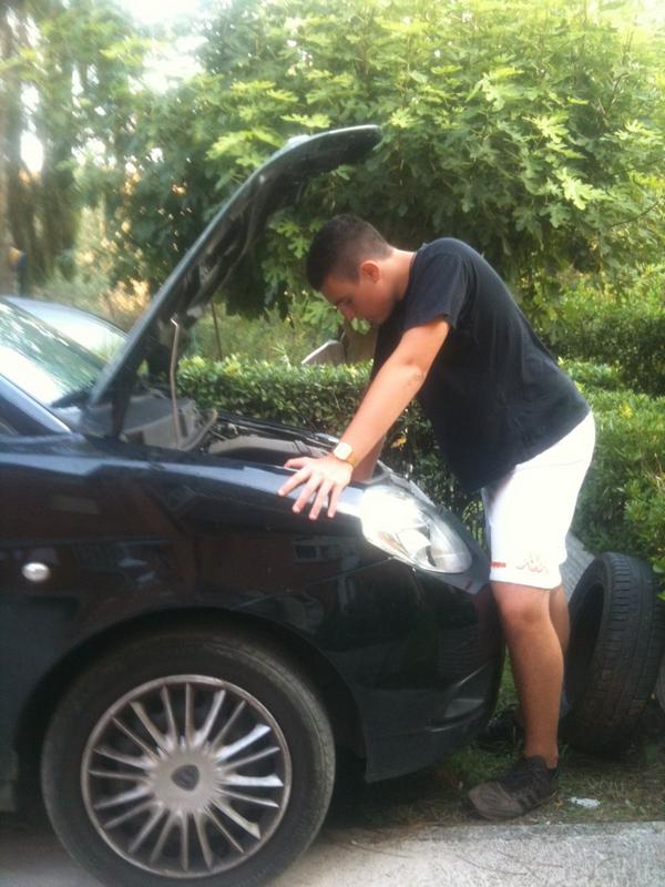 jacopo110's tweet photo. La manutenzione è d'obbligo! http://t.co/hCeKYe7t