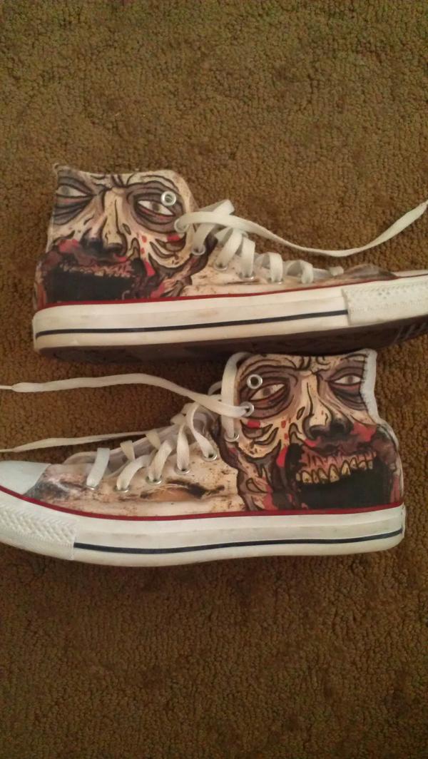 wheresdyldo's tweet image. Rockin these bad boys to celebrate the @WalkingDead_AMC season premier #thewaitisfinallyover #wherescarl?