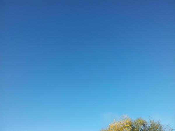 orangeblossem46's tweet photo. Sky before chemtrails wonder what it will b like later its 10:30 am UK nice day http://t.co/akSb8HqR